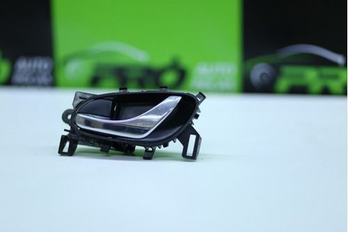 Maçaneta Interna Dianteira Esquerda Nissa Sentra 2014 Á 2017 Original Usado