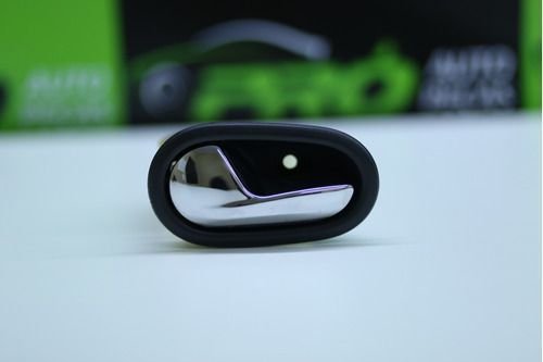 Maçaneta Interna Traseira Esq Renault Sandero 2015 Á 2018 Original Usado