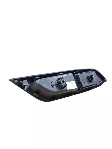 MOLDURA COMANDO BOTÃO PORTA DIANTEIRA GM ONIX 2013 A 2019 ESQUERDO ORIGINAL USADO
