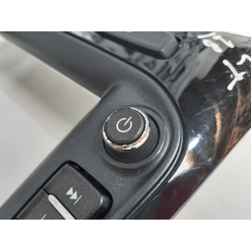 Moldura Painel Multimidia C/ Botões Gm Cobalt 2018 2850061c Original Usado