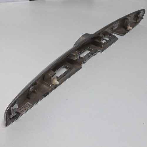 Moldura Tampa Traseira Nissan Versa 2012 Original 848109k0c Original Usado