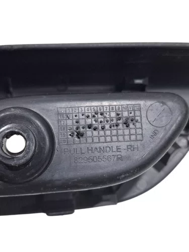 Puxador Porta Traseira Renault Kwid 2017 A 2021 Direito Original Usado
