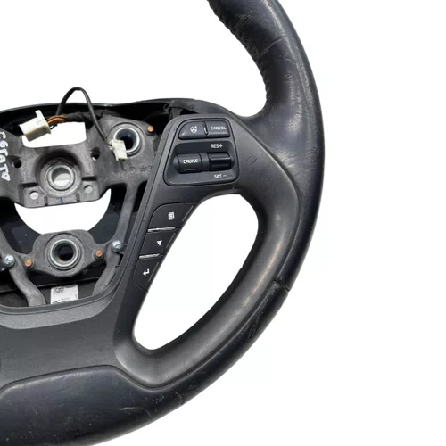 Volante Direção Kia Cerato 2014 A 2018 56113a7000 com Detalhe Original Usado