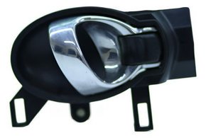 Maçaneta Interna Dianteira Direita Nissan March 2012 A 2015 Original Usado