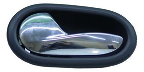 Maçaneta Interna Dianteira Esq Renault Sandero 2015 Á 2018 Original Usado