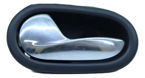 Maçaneta Interna Traseira Esquerda Sandero  2015 2016 Á 2019 Original Usado