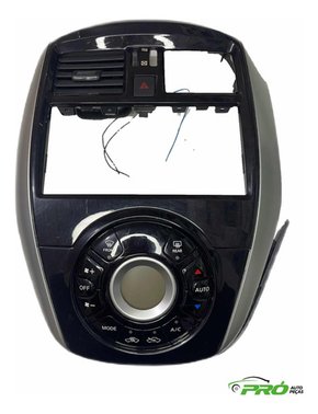 Moldura Central Painel Nissan Versa 2019 682609ke1a Original Usado